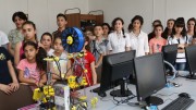 При поддержке компании Ucom  в ряде школ Ширакского и Арагацотнского регионов также действуют инженерные клубы-лаборатории «Армат»